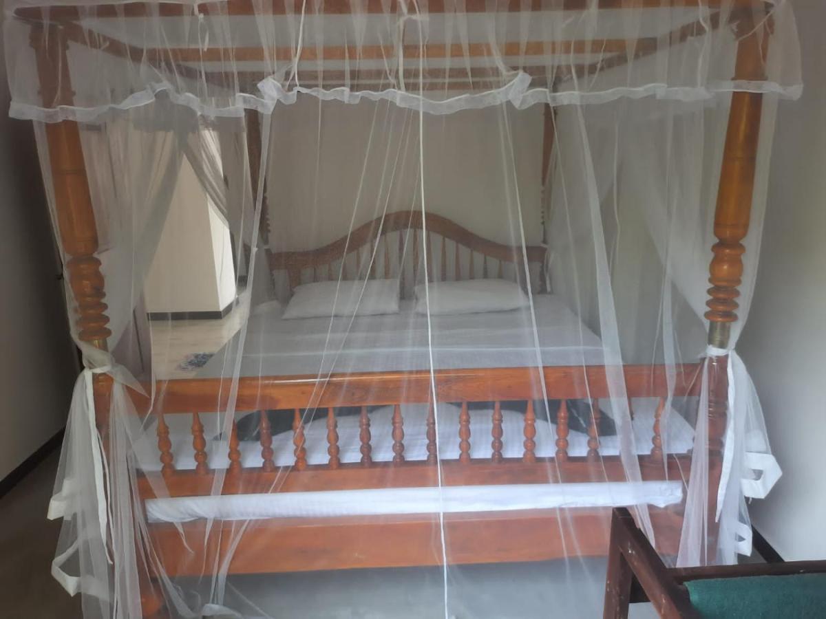 Bluefin Place To Stay Unawatuna Exteriör bild